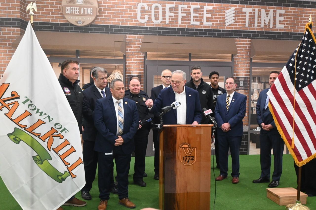 Schumer Calls for DOJ to Crack Down on Organized Retail Theft