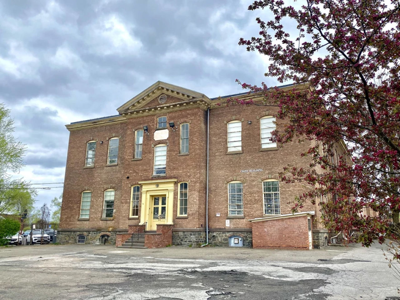 Kingston Library Hosts Book Discussion on the Queer and Trans Experience