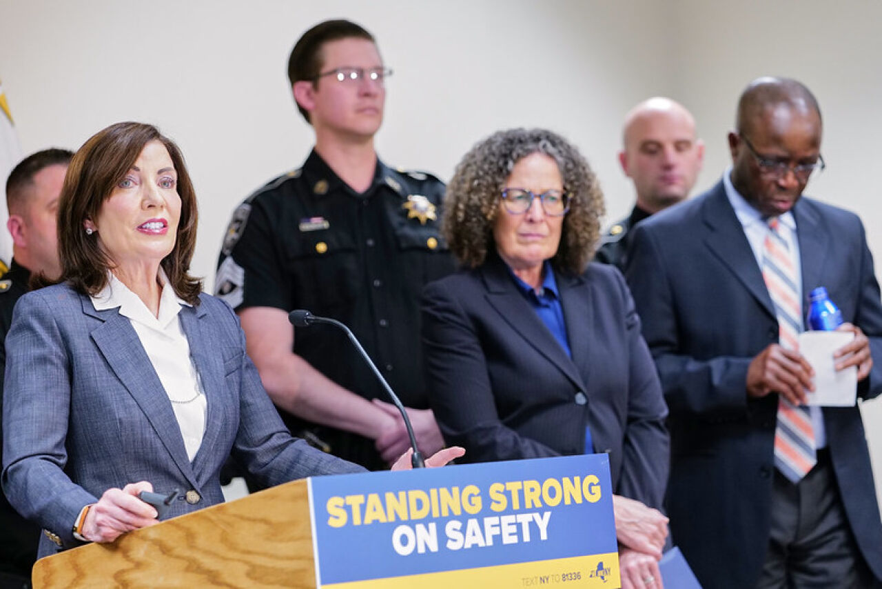 Governor Visits Kingston to Push for Discovery Law Changes